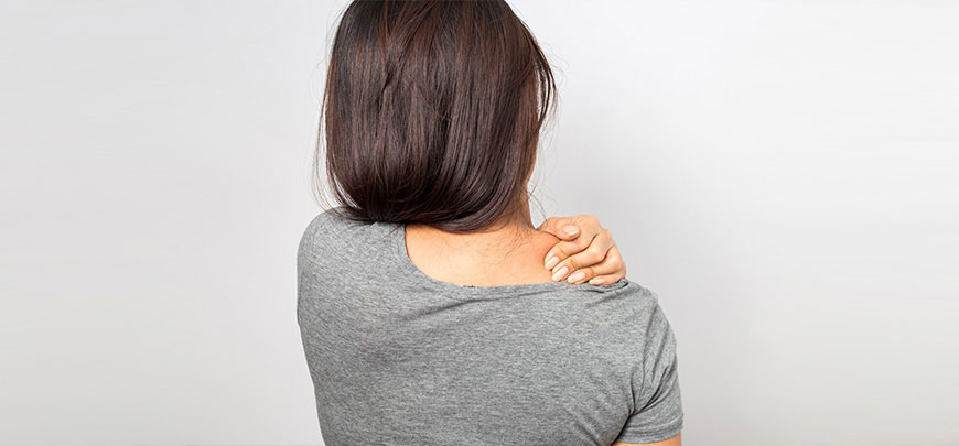 patient needing shoulder pain treatment in Huntington